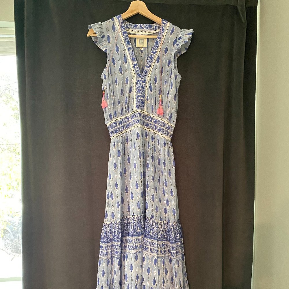 BELL  MAXI DRESS BLUE MOTIF  SIZE MEDIUM
